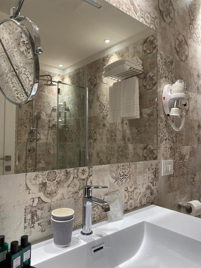 Europa Hotel Васто Экстерьер фото