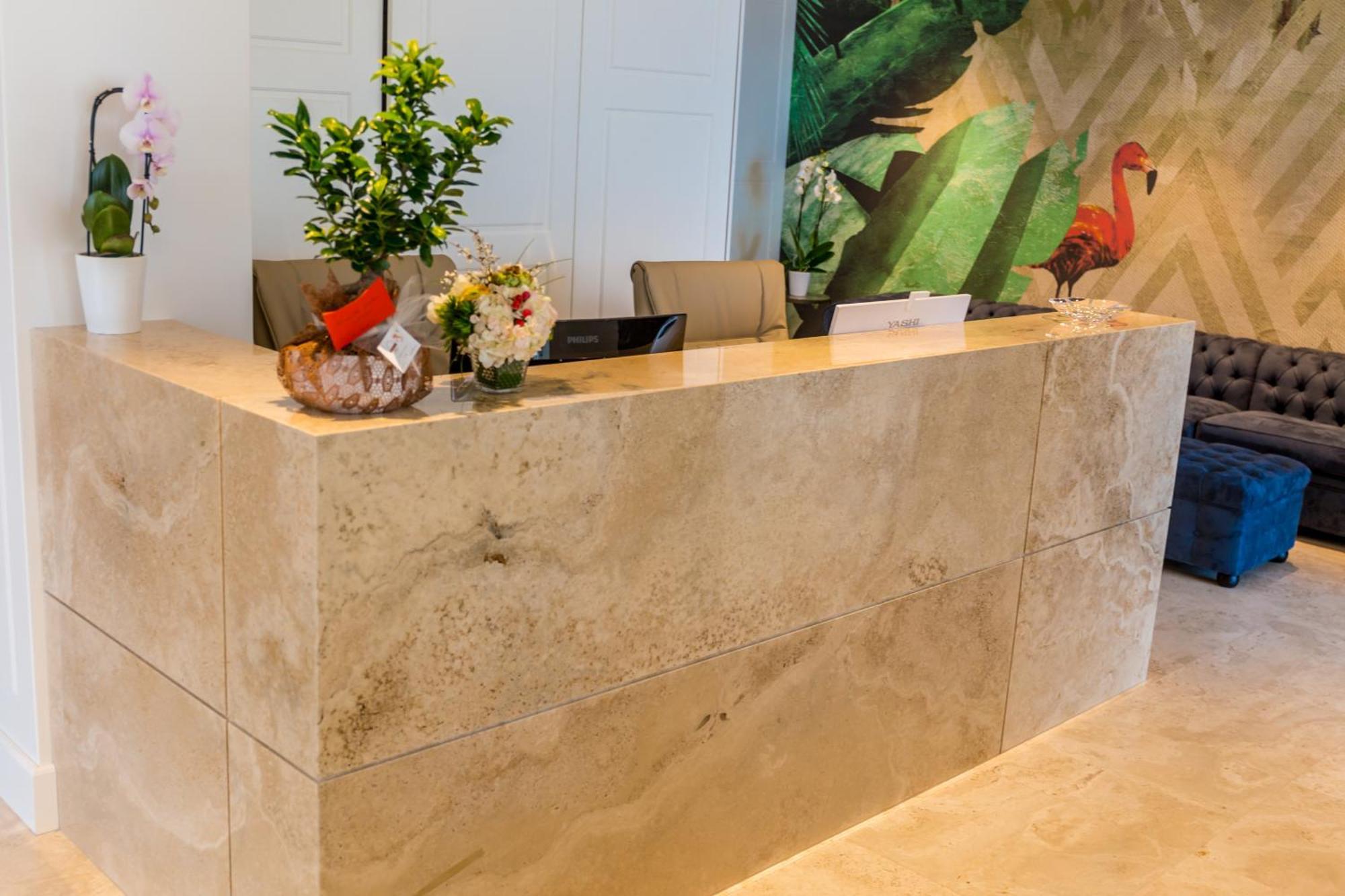 Europa Hotel Васто Экстерьер фото