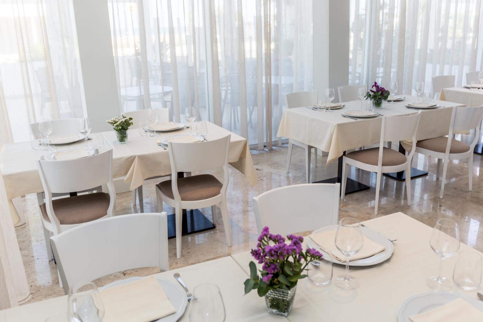 Europa Hotel Васто Экстерьер фото